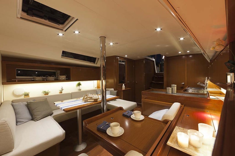 Cabina salotto Oceanis 41