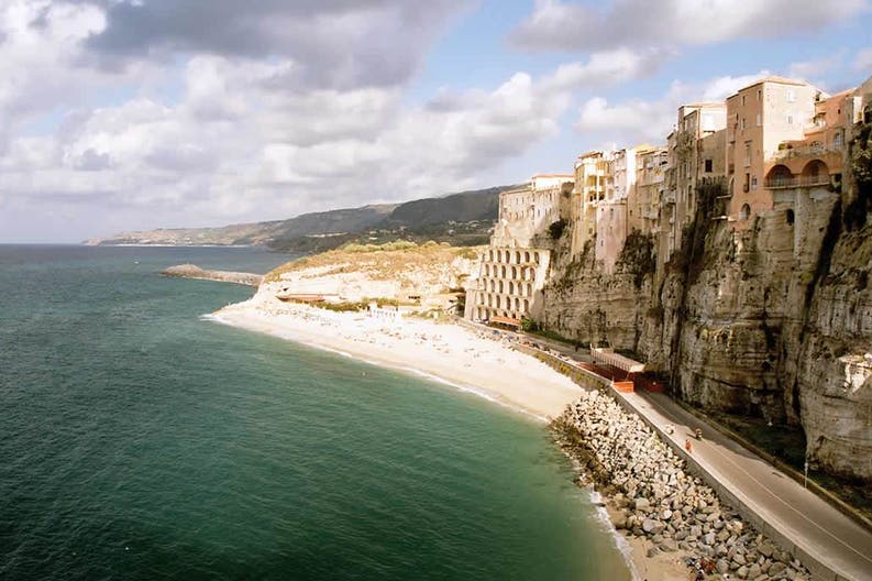 Costa della città di Tropea in Italia