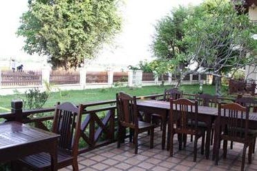 Terrazza del Senesothxenune a Don Khong nel Laos