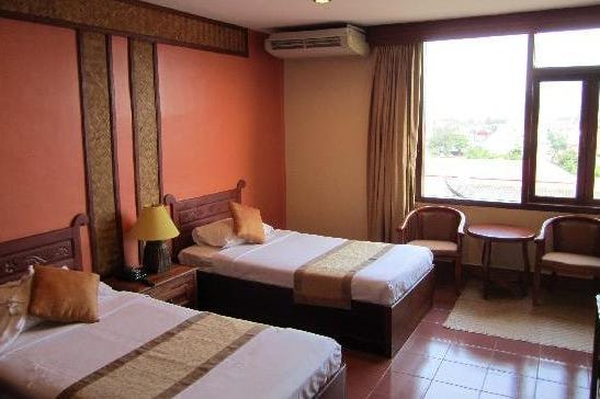 Camera da letto del Pakse Hotel nel Laos