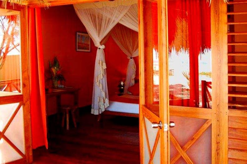 Vista dall'esterno di una camera del Palissandre Côte Ouest in Madagascar