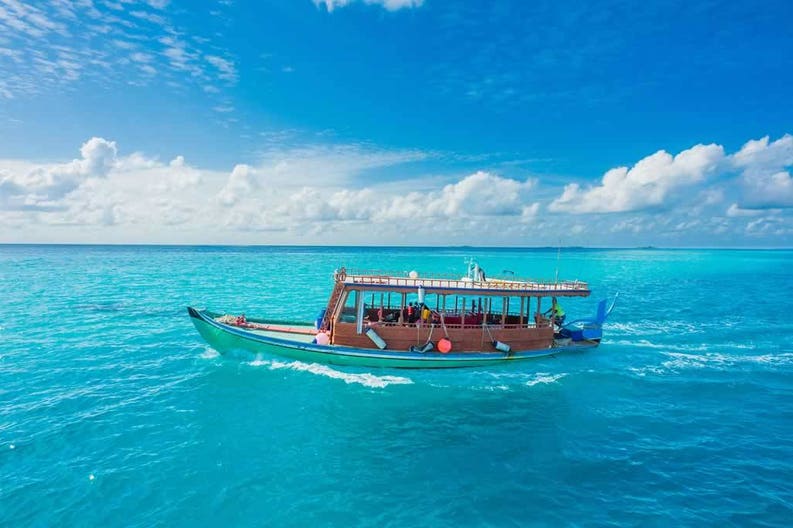 maldives-wooden-maldivian-boat-01