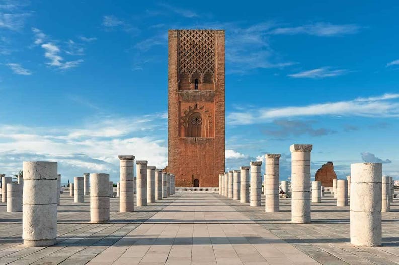 morocco-rabat-tour-hassan-tower-in-the-square-with-stone-columns-01