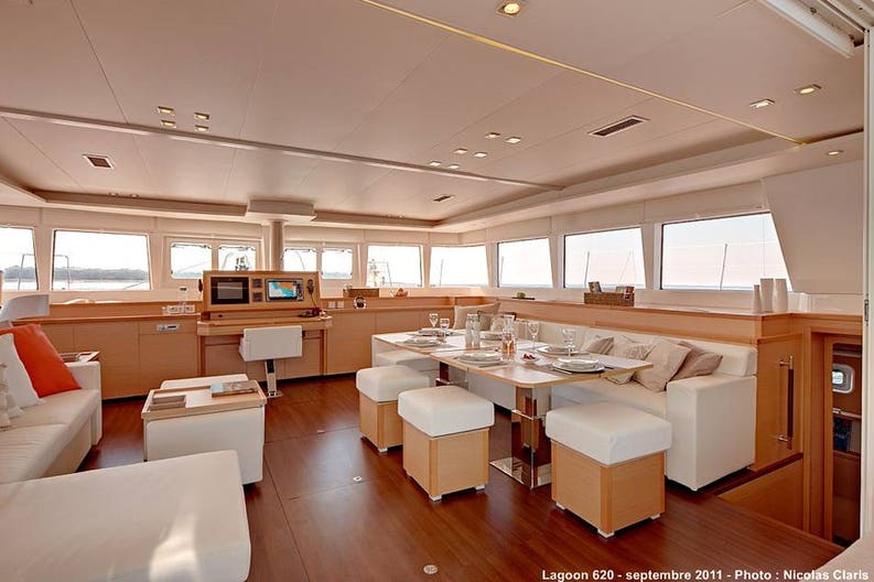 lagoon-620-interior-45r3133
