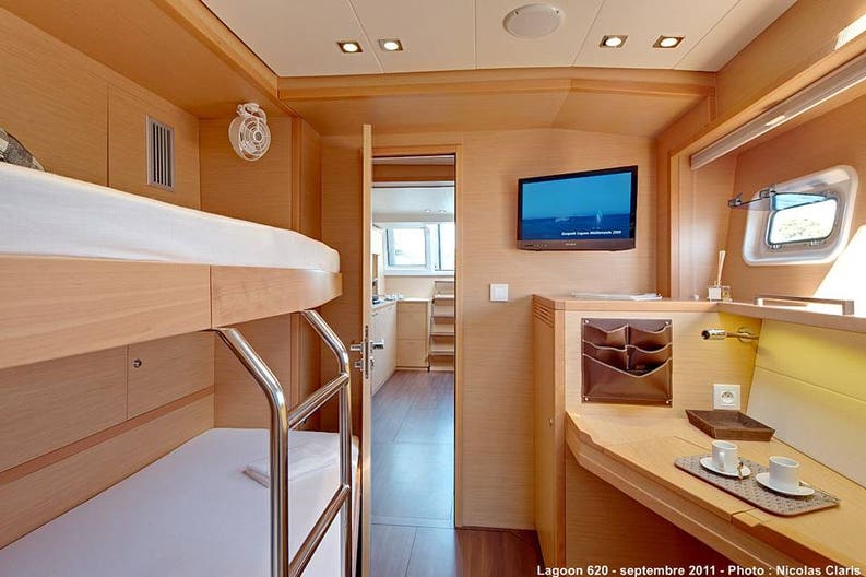 lagoon-620-interior-45r3386
