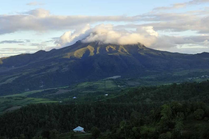 martinique-mt-pelee-volcanic-mountain