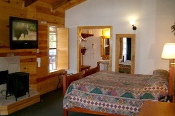 Camera da letto del Best Western The Lodge at Creel in Messico