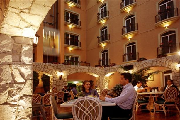 Bar of the Holiday Inn Express Guanajuato in Mexico