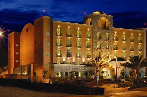 External view of the Holiday Inn Express Guanajuato in Mexico