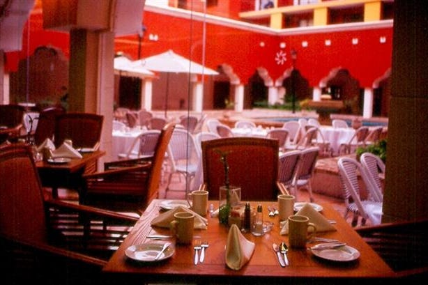 holiday-inn-merida-merida-mesa-a-patio