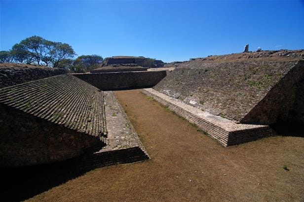 Vista del sito archeologico di Monte Alban a Oaxaca in Messico