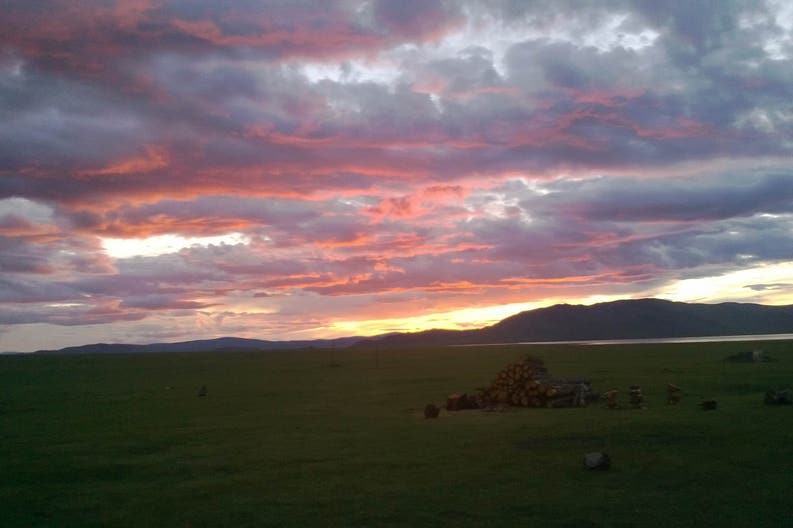 Mongolia Tsagaan Nuur tramonto