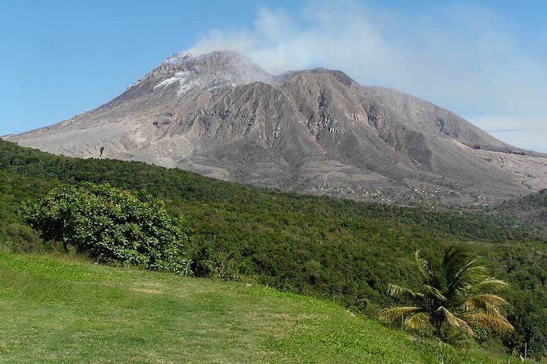 Vista del vulcano Soufriere Hills a Montserrat