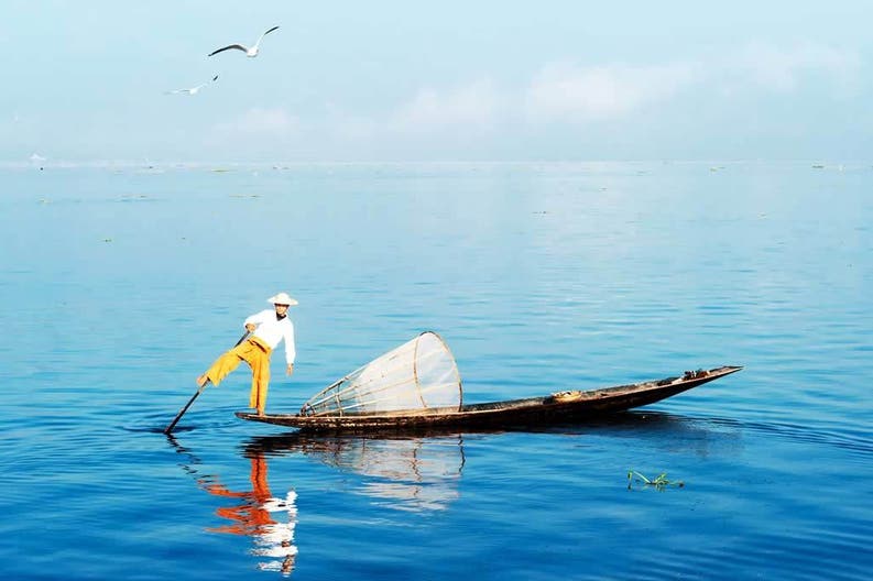 Myanmar lake Inle fishing