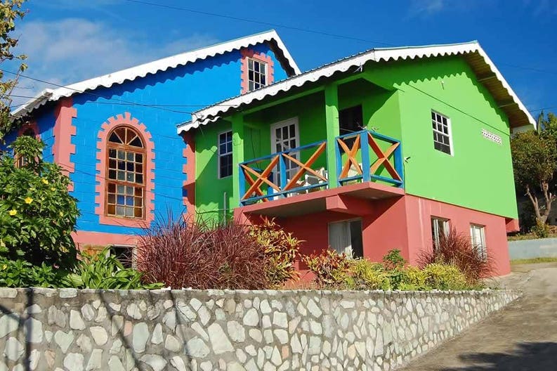st-vincent-and-grenadines-union-island-colourful-exotic-church