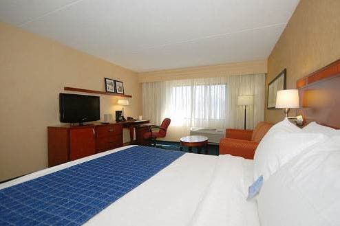 Bedroom of the Fairfield Inn & Suites Boston North in the United States of America