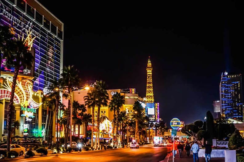 Vista notturna della città di Las Vegas negli Stati Uniti d'America