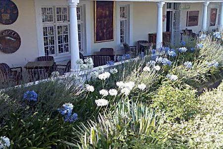 Uniondale Lodge exteriors