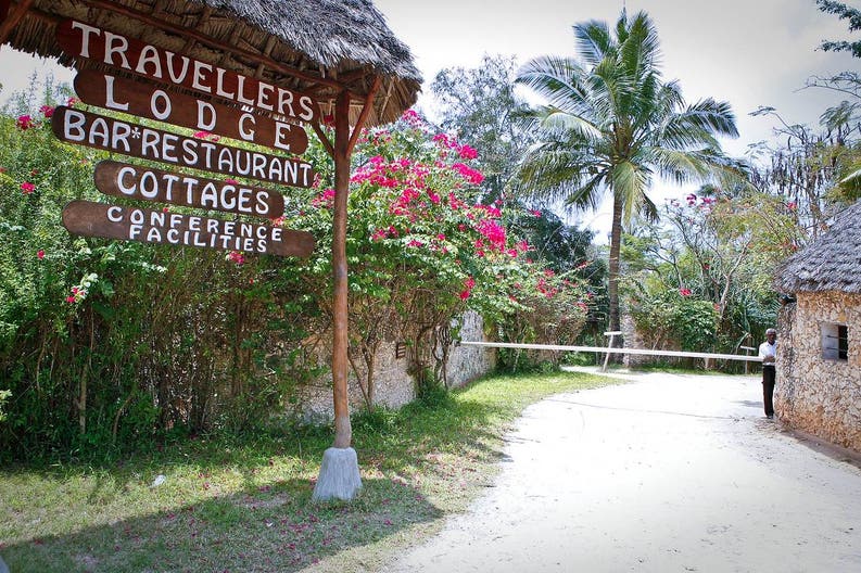 01tbyt-im1001-bagamoyo-travellers-1475