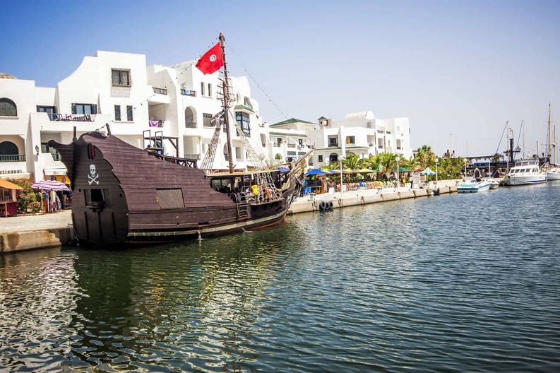 tunisia-port-el-kantaoui-pirate-ship