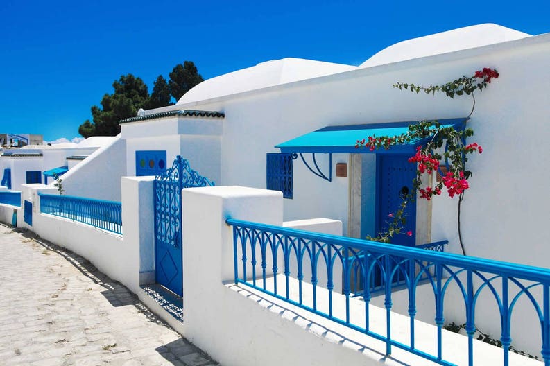 tunisia-sidi-bou-said-white-and-blue-town