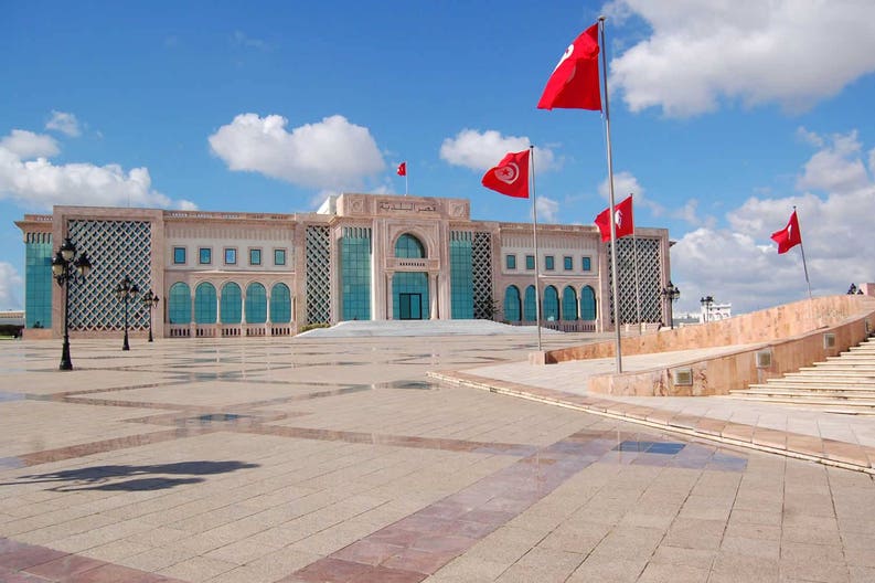 tunisia-tunis-the-town-hall-and-its-large-square