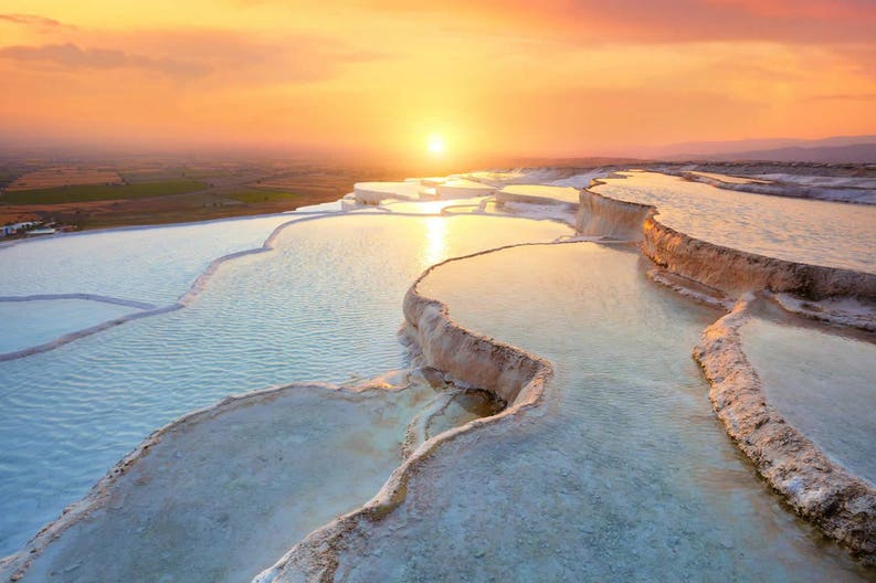 turkey-pamukkale-limestone-terraces