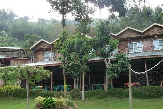 lake-bunyonyi-overland