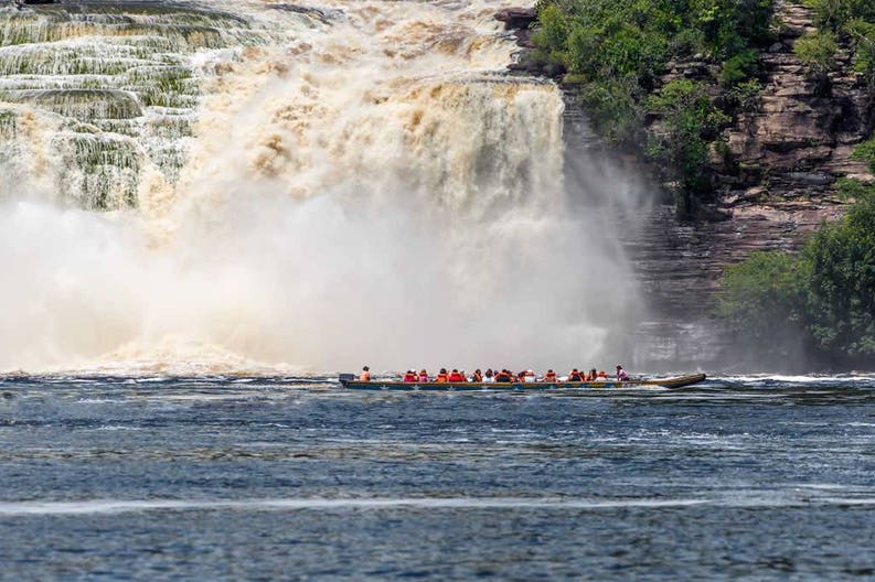 venezuela-canaima-national-park-falls