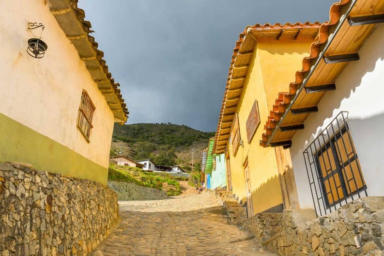 venezuela-merida-los-nevados-town