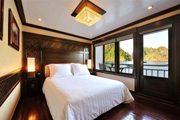 paradise-cruise-halong-camera