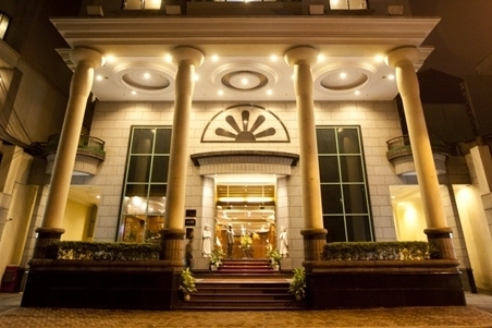 Entrance of the Sunway of Hanoi
