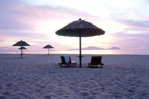 victoria-hoian-beach-resort-spa-hoian-spiaggia2