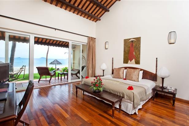victoria-hoian-beach-resort-spa-hoian-suite-room
