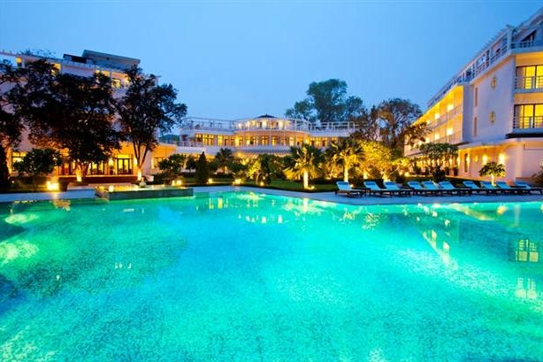 la-residence-hue-resort-and-spa-hue-piscina3