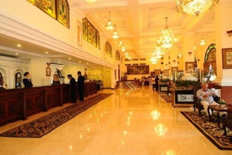 majestic-hotel-saigon-reception