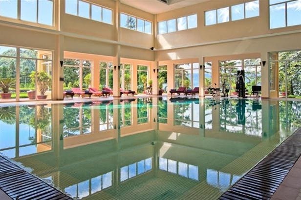 hotel-victoria-sapa-resort-spa-piscina