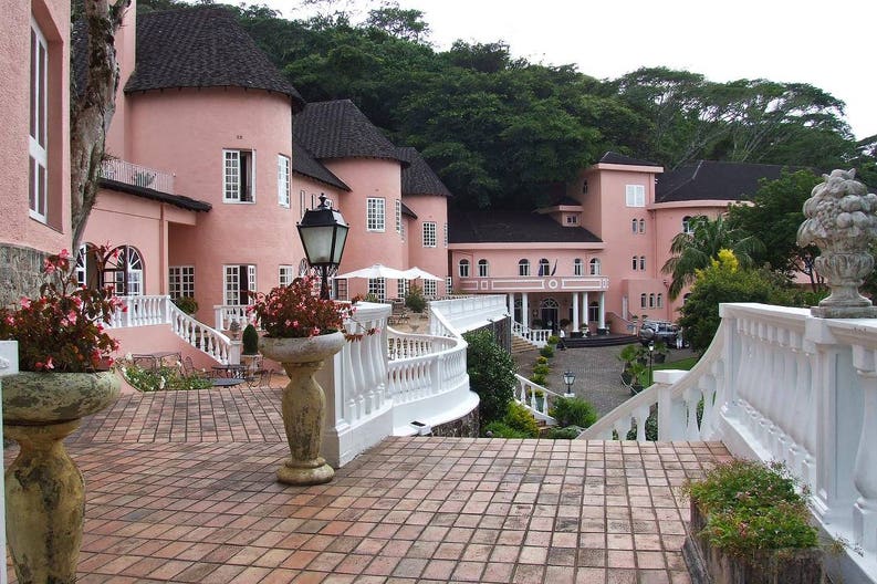 02welr-im1002-leopard-rock-hotel-1475